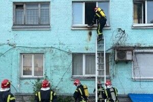 Ранкова пожежа в Києві: з гуртожитку евакуювали 15 людей