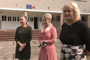 Луцькі педагоги привітали колег з професійним святом танцем (Відео)