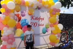 У день міста 70 кульок випустили в небо, а Гімн України виконували на висоті 6 метрів (Фото)
