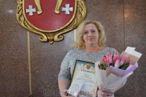 Візьміть грамоту: ковельчанку нагородили за врятоване життя  бабусі