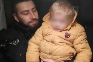 У Рівному п’яні батьки ледве не заморозили однорічну дитину в автомобілі
