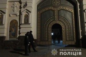 Поліція відкрила п'ять справ про порушення карантину в храмах УПЦ МП на Великдень