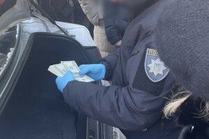 На Волині співробітниця антикорупційного комітету за 16 000 доларів «малювала» інвалідність ухилянтам