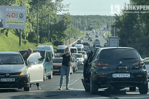 У Луцьку ускладнено рух через автоаварію