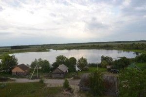 Виставка художніх полотен відкрилася у Любешові