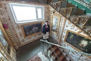 А ви знали, що в під’їзді київської багатоповерхівки є «Версаль»?