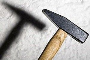 На Донеччині чоловік забив молотком до смерті власних батьків