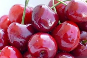 Виробники черешні втратили до 90% врожаю 