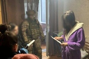 Страшний задум: дівчина вбила колишнього, відправивши алкоголь з отрутою як приз (Відео)