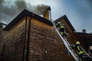 На Волині вогнеборці врятували будинок від пожежі