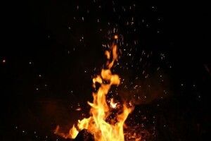 Чоловік підпалив свою дружину в магазині, вона загинула 