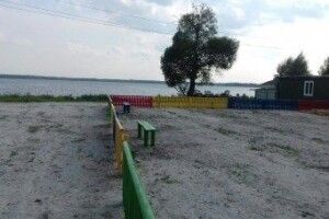 Біля озера Люцимер спільними зусиллями громади та лісівників будується дитячий майданчик