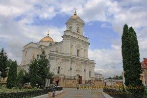 Розклад Богослужінь у кафедральному соборі Святої Трійці в Луцьку