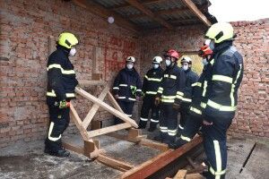 На Волині в міській забудові працювали вогнеборці (Фото)