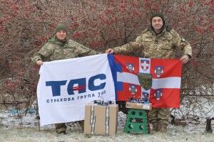 Волинські страховики передала дрони 100 бригаді, де служить їхній директор