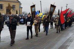 Мати втратила другого сина: на Волині провели в останню путь Героя Андрія Мосійчука