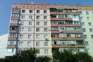 Залишив пересмертну записку: чоловік вистрибнув з вікна квартири на 11 поверсі