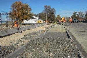 Біля світязького пляжу розширюють дорогу