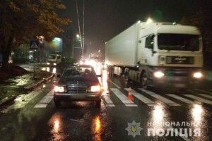 У Луцьку Mersedes на переході збив 93-річну бабусю: подробиці ДТП (Фото)