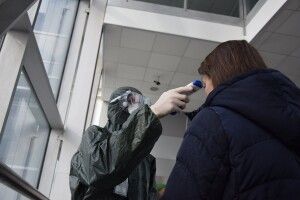Жоден з півтисячі евакуйованих пасажирів з Німеччини, Італії та Казахстану не мав симптомів коронавірусу