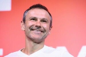 На роботу -- з піснею: Вакарчук продовжить співати після обрання народним депутатом