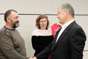 Одразу після звільнення генерал Павловський з дружиною подякували Порошенку