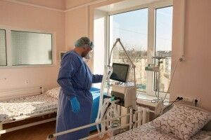 Показали, як облаштували коронавірусний шпиталь у Луцькому пологовому (Фото)