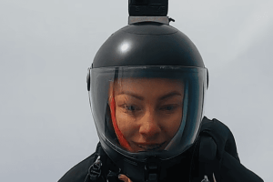 Парашутистка розбилася після розставання з хлопцем 