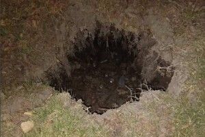 У Луцьку ліквідували провалля на газоні 