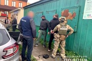 У Рівному злапали рекетира (Фото)