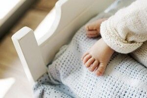 У перинатальному центрі новонародженій дівчинці обпекли спинку та сіднички