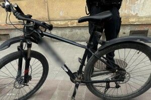 На Волині крадії велосипедів «полювали» у школі та на кладовищі