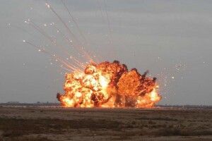 Українські військові відправили до пекла кількох російських окупантів, поціливши в командирський позашляховик керованою ракетою (Відео)