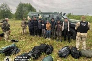 На Поліссі затримали 8 афганців-нелегалів, які потрапили до нас з Білорусі (Фото)