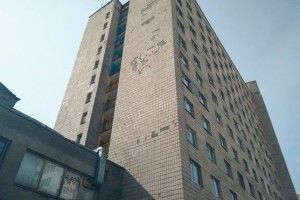 Сьогодні вдосвіта з вікна гуртожитку КПІ у Києві випав студент-першокурсник