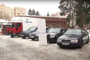 Конфісковані «євробляхи» віддають військовим (Відео)