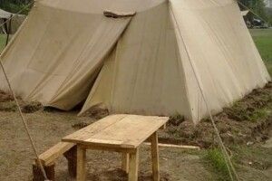 Для тисячів мобілізованих окупантів розбивають наметові містечка