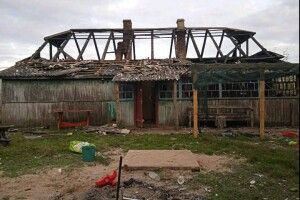 Поки перебирали картоплю, вогонь залишив без даху над головою багатодітну сім’ю на Волині