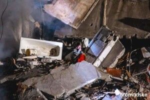 Коханий загинув на війні, батьків шукають під руїнами: дівчина з Дніпра розповіла про ракетний удар росіян