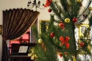 Художній музей зустрічає відвідувачів різдвяним настроєм