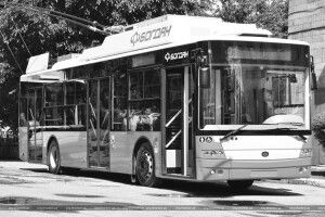 Про що говорять пасажири в тролейбусі: підслухані історії з луцького транспорту