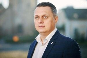 Дружина підозрюваного в корупції депутата з Волині задекларувала новий будинок 