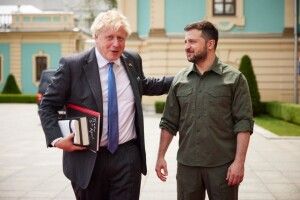 Джонсон планує прощальний візит в Україну