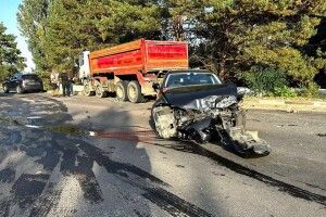 Уламки розлетілись по всій дорозі: 19-річний волинянин за кермом вантажівки спричинив масштабну аварію