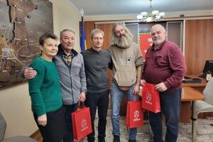 До міста на Волині завітали німецькі благодійники з подарунками для воїнів на фронт