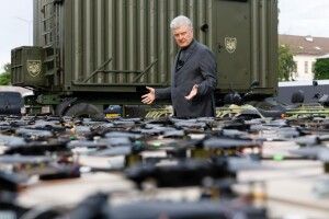 Порошенко повіз чергову партію допомоги на фронт – загальні обсяги вражають