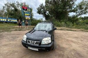 Волинянка передала автівку воїнам 14 бригади