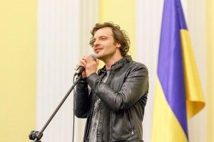 Француз Поль Манондіз виконав українську народну пісню, яку присвятив бійцям АТО