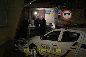 На порозі лікарні застрелився чоловік: подробиці (Фото 18+)