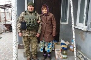 Волинський священник-волонтер відвіз на Луганщину консервацію маневицьких лісівників